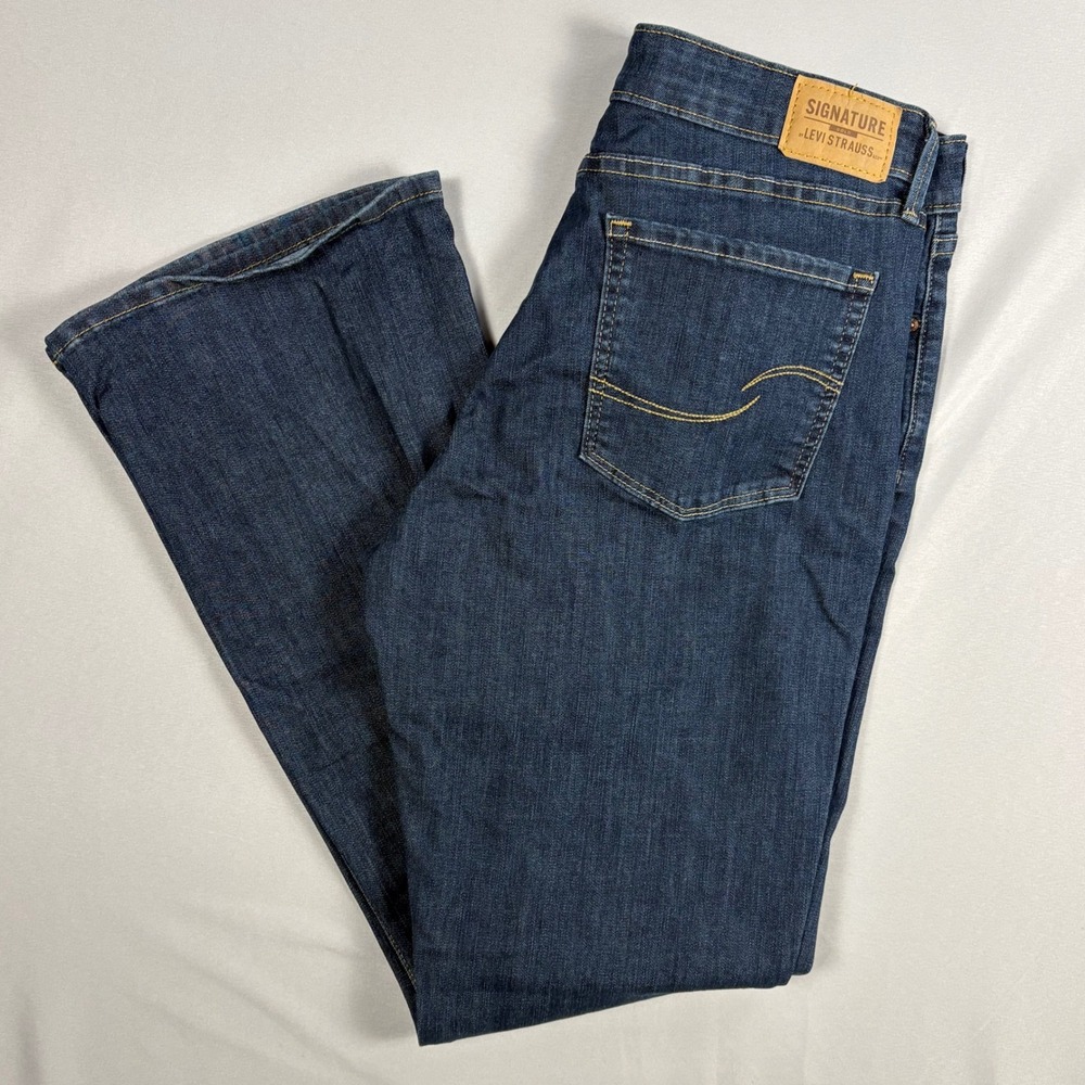 Signature by Levi Strauss‎ Gold Label Women Size 12 Dark Wash Bootcut Jeans